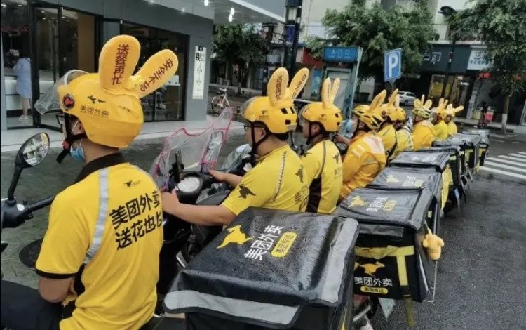 外卖小哥定义的只是头盔吗？小成本引爆社交营销