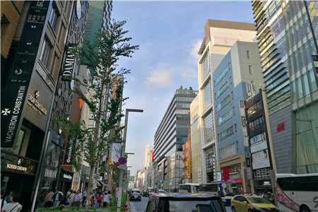 多家上市企业本月财报盘点 几家欢喜几家愁