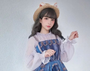 94年女生留学日本做JK制服，三天卖700万