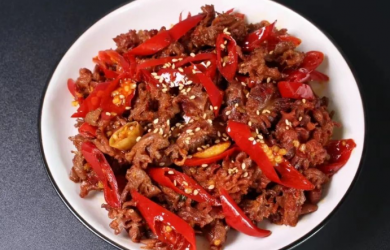 直播间里的川菜馆，旺季订单排队半个月