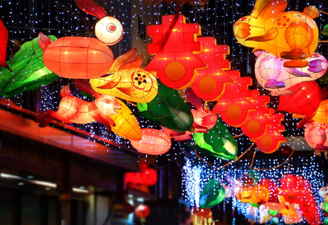 花好月圆时，牛选祝你元宵节快乐！还有灯谜等你猜！